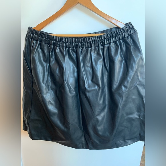 Vegan Leather Skirt XL NWT Joe Fresh - Picture 2 of 3